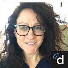 Elizabeth Badowski's Instagram, Twitter & Facebook