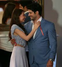 Pin De N R En Kara Sevda Moda Para Mujer Hombres Turcos Amor Eterno Novela
