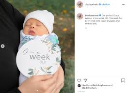 Bindi irwin just welcomed her first child, a baby girl, with husband chandler powell. Bindi Irwin Shares Adorable Pictures Of Newborn Daughter