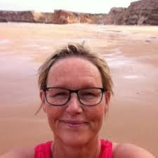 För tre år sedan erbjöds jag två tjänster internt inom Region Dalarna.  Innan jag ville fatta ett beslut om vilken jag skulle tacka ja till, bad  jag att få träffa de förvaltningsledningar