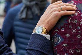 Shop the latest men's watches from your favorite brands, including citizen, bulova, movado and more. Best Gold Watches For Men In 2021 Watchshopping Com
