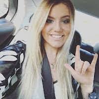 Savannah Weir's Instagram, Twitter & Facebook