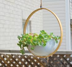 25 Creative Embroidery Hoop Art Projects The Cottage Market Diy Hanging Planter Hanging Plants Hanging Planters