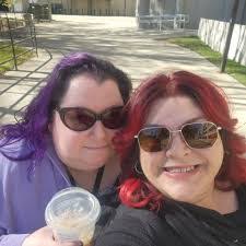 Julie Noland's Instagram, Twitter & Facebook