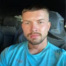 Keri Dempsey's Instagram, Twitter & Facebook