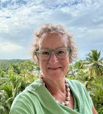 What are must-see sights in Tahiti