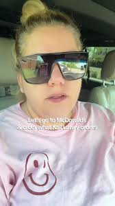 Kailyn Lowry Places An Order