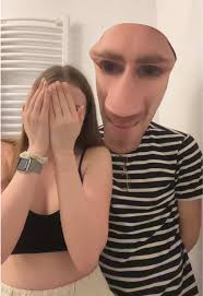 Polecamy fajna zabawa na weekend 😂 @Janek Szczerbiak ofc trochę oszukiwał  i za karę przegrał #zabawnytiktok #wyzwaniadlapar #zwiazek  #filterchangechallenge #pluciewody Nudy w domu, challange, gry dla ...