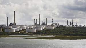 Fawley Oil Refinery workers strike as pay dispute continues | ITV News  Meridian