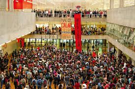 Resultado de imagem para Alunos doutrinados Universidades