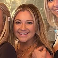 Alexis Taft's Instagram, Twitter & Facebook