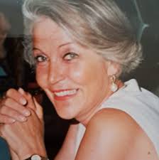 Vendredi 28 août, j'ai présidé l'adieu aux armes du vice-amiral d'escadre  Éric Chaperon qui, après 40 de service, quitte notre Institution.  Représentant militaire auprès de l'Union Européenne et de l'Organisation du  Traité