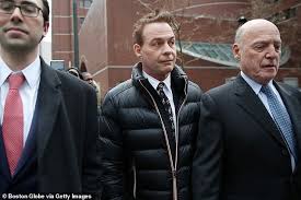 The latest tweets from ashley zangrillo (@ashleyzangrillo): Trump Pardons Usc Father In College Admissions Scandal Hienalouca