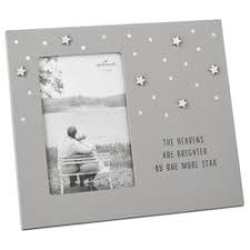 Find unique sympathy gift ideas to honor lost family, friends & special pets. Sympathy Gift Ideas For Offering Your Condolences And Support Hallmark Ideas Inspiration