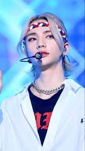 Stray kids' hyunjin's cape, stage presence during 'victory song' performance leave fans enchanted. Stray Kids ìŠ¤íŠ¸ë ˆì´ í‚¤ì¦ˆ Hwang Hyunjin í™©í˜„ì§„ Stray Kids Seungmin Felix Stray Kids Kids Icon