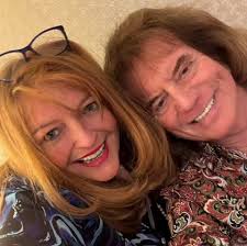 Beautiful and touching duet between friends. Tim Atwood and Jeannie Seely  performing "You Can't Make Old Friends" at the 8th Annual Josie Music  Awards. Thank you for capturing the moment Chuck Williams.