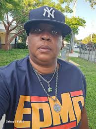 New to the group. Happy Sunday וא Galaxy z Fold5 GalaxyZFold5 โบิ DM