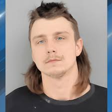 Southeast Iowa man charged after accidentally shooting himself in leg