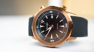 But, $200 is a sweet spot for many men who don't mind shelling out for a quality and stylish watch. 8 Best Dive Watches Under 200 Affordably Stylish 2021