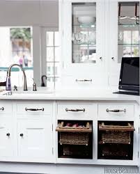 Even though i can't really relate to million dollar homes, which are the norm around here, i can still enjoy a tour and take away plenty of inspiration for myself. Kitchens Of The Year Designer Tips From House Beautiful S Kitchen Of The Year