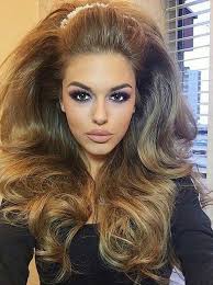 The style, however, calls for long, teased hair and lots of texture, —often loose waves. Tease Hair Correctly At Home Le Coloriste