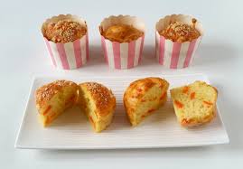 Deliziose mini tortine salate, ricche di verdure, perfette per andare a comporre un antipasto o un buffet da servire in terrazza o come. Muffins Salati Con Carote Parmigiano E Origano