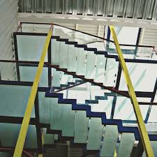 Es Obvio Que Estoy Enamorado De Esta Escalera Es Que Su Arquitectura Es Informe Aunque Exactamente Definida Porque No Esta Sometida A Ningun Tipo De Forma Est