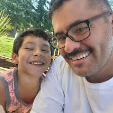 Elementary school bathrooms are perfect sized for me 😂😂