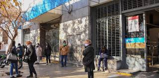 Respecto al ingreso universal de emergencia explicó que el monto será equivalente a la línea de la se entregará además un bono de un millón de pesos para todas las pymes que tengan alguna. Tras El Pago Del Tercer Bono Ife El Gobierno Evalua La Renta Basica Universal Cual Seria Su Impacto Fiscal