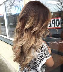 10 Wundervolle Lange Haare Mit Strahnen Haarfarben Balayage Frisur Haarfarbe Balayage