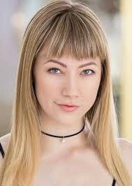 Alanna Wolfe's Instagram, Twitter & Facebook