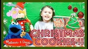 Slice and pretend to bake a dozen wooden cookies, then decorate them for christmas! Baking Christmas Cookies With The Melissa And Doug Christmas Cookie Set Youtube