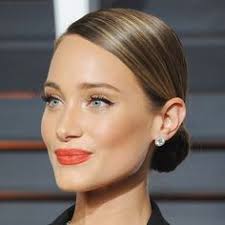 Red carpet looks to recreate at home … from milla jovovich's romantic tousled waves to michelle williams' elegant pixie cut this year's oscars were awash in gorgeous styles that were relaxed yet … 950 Hair And Makeup Ideas In 2021 Makeup Hair Makeup Makeup Inspiration