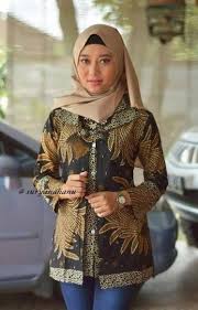 Model baju batik guru modis hadir dengan desain terbaru yang lebih elegan. 75 Gaya Baju Batik Modern Guru Paling Unik Modelbaju Id