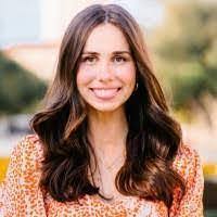 Kristen Knipe's Instagram, Twitter & Facebook