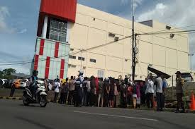 Maka apabila dikaitkan dengan kasus transmart dengan uu yang berlaku wali kota cilegon iman ariyadi dapat. Transmart Cilegon Dibuka Puluhan Warga Gelar Aksi Unjuk Rasa Kabar Banten