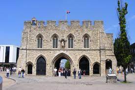 It is located on the southern coast of great britain, approximately 70 mile. 10 Tipps Fur Einen Perfekten Tag In Southampton Wofur Ist Southampton Bekannt Go