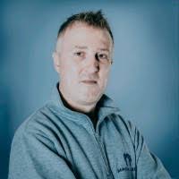 50+ perfiles de «Colangelo»