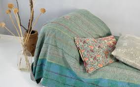 Hallo und herzlich willkommen auf unserer webseite. Kissen Und Decken Aus Exotischen Vintage Stoffen