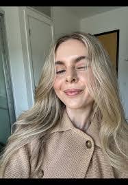 Kim Higley's Instagram, Twitter & Facebook