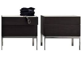 Raffinierter nachttisch in zeitlosem schwarz. 606 Metallsockel Nachttisch Molteni C Milia Shop