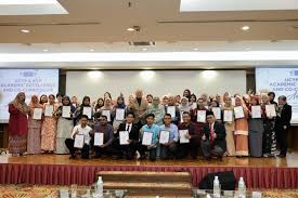 Jalan dato' abdullah kampus taman gelora 25050 kuantan pahang. Yayasan Pahang Bantu Pelajar Kurang Berkemampuan Cemerlang Akademik Pahang Media