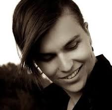 Atle pettersen is an actor, known for side om side (2013), huskestue (2015) and prosjekt perfekt (2013). Atle Pettersen Age Bio Faces And Birthday