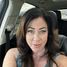 Michelle Whiteside's Instagram, Twitter & Facebook