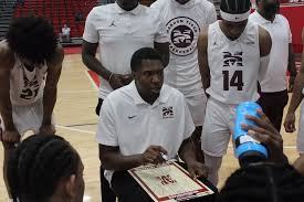 Maroon Tigers Pounce