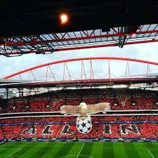 Benfica X Bayern De Munique Belo Mosaico Da Torcida Benfiquista No Jogo De Hoje Pelas Quartas De Final Da Liga Dos Campeoes