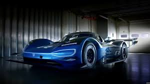 Electric cars are getting smarter and more capable with each passing year, and for years, motorists in the market for an electric car had to choose between a long range or an affordable price. Watch The Electric Vw I D R Embarass A Mclaren 720s In A Drag Race