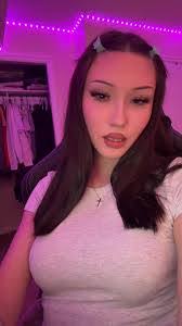 Erin Sanderson's Instagram, Twitter & Facebook