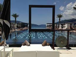 Pin By Jade Styling On Places Seaside Restaurant Beach Club Beach Resorts