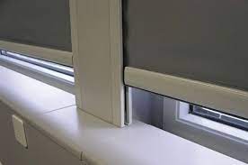 Faszinierend, wie sich design und funktionalität zu einer einheit mit unseren kleinsten kassettenrollos typ 5.1,mit nur 3,3 cm höhe, verbinden lassen. Zu Werkspreisen Kassettenrollos Verdunkelungsanlagen Online Kaufen